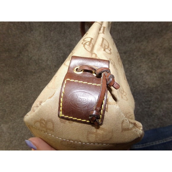 Dooney and Bourke bucket bag shoulder Medium - Picture 6 of 10